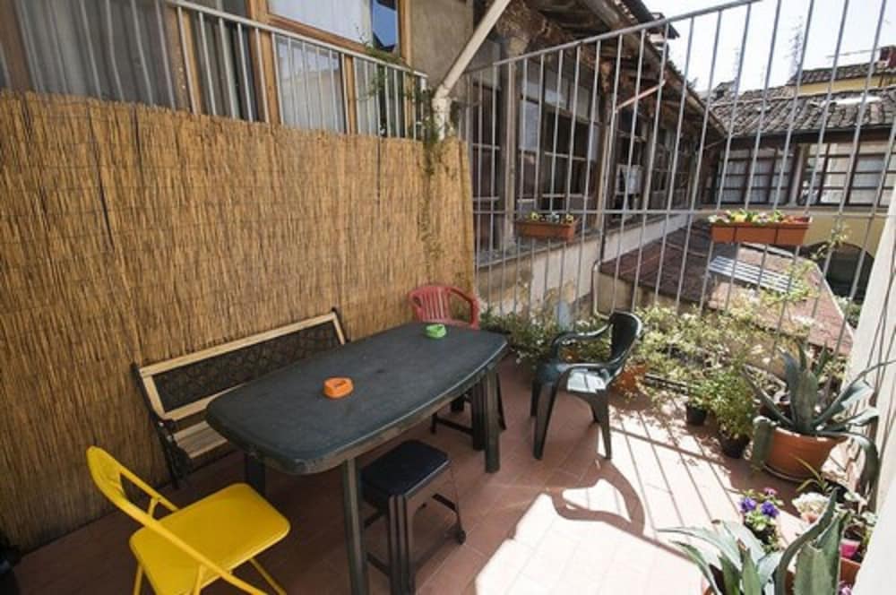 Hostel Santa Monaca 38/50