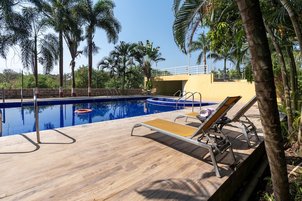 SAAVAJ RESORT 31/36