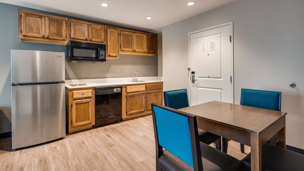 Best Western Plus Executive Residency Marion 6/42