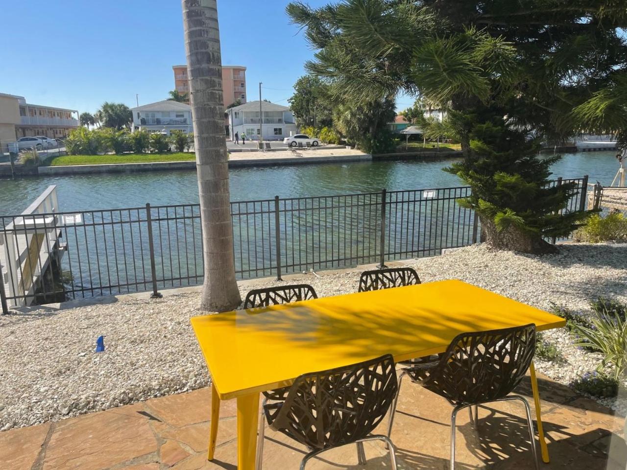 Sea Jay Motel & Marina 46/50