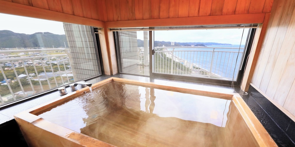 Kamogawa Grand Tower 9/42