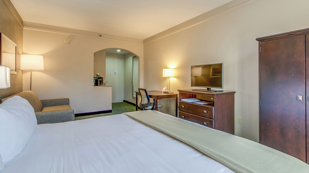 Standard, King Bed, Sofa