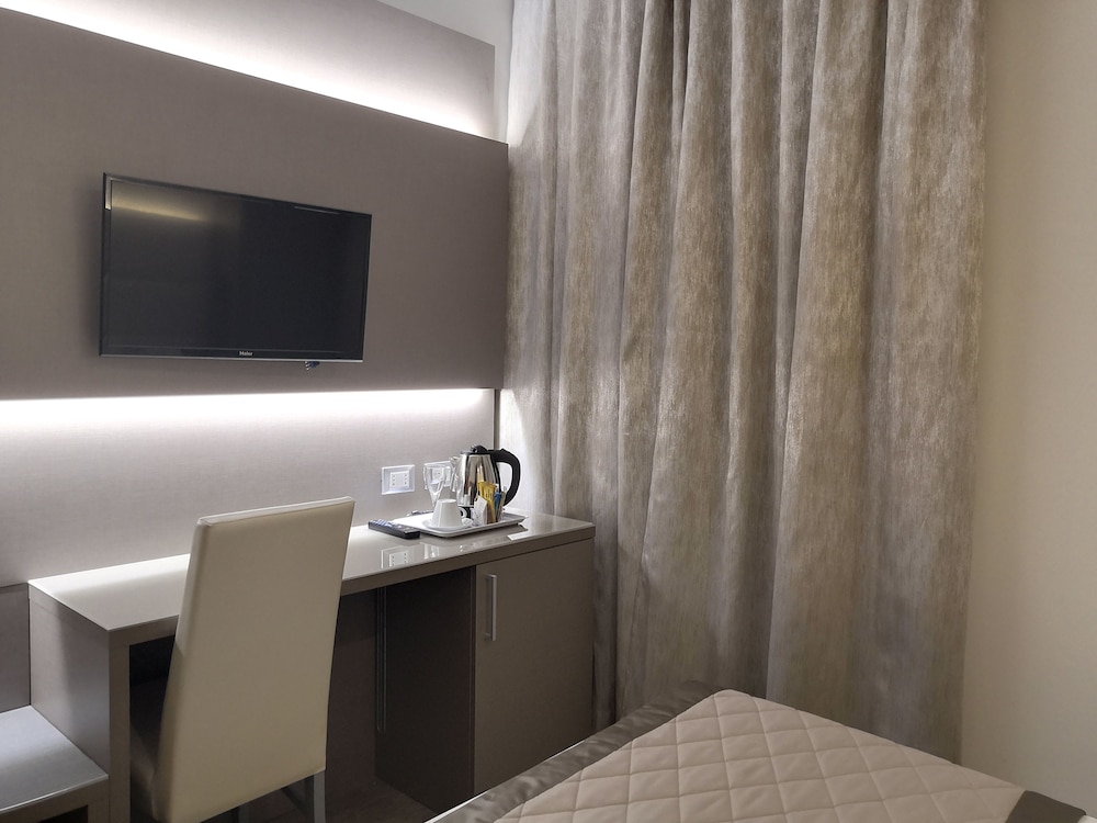 Hotel Principe Modena 38/63