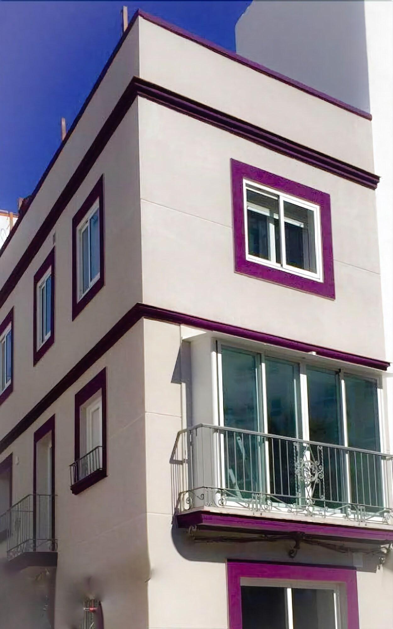 Hostal Tak 2/54