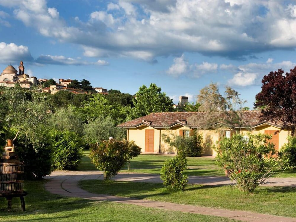Villaggio Albergo Le Macerine 38/46