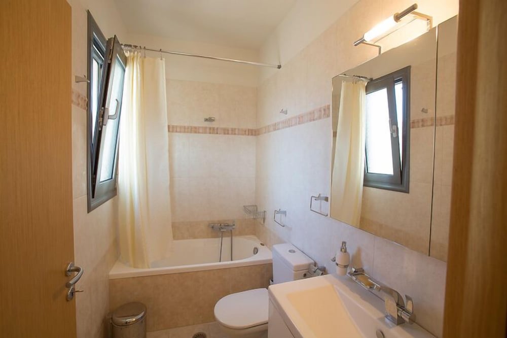 Haraki Villas 33/36