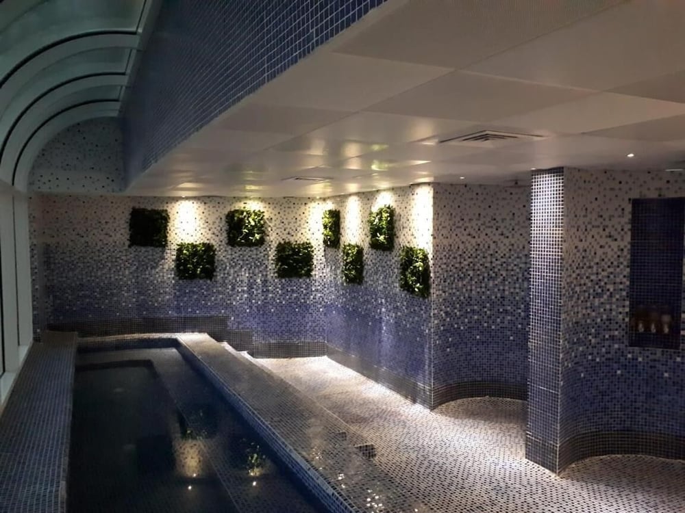 swimming pool spa