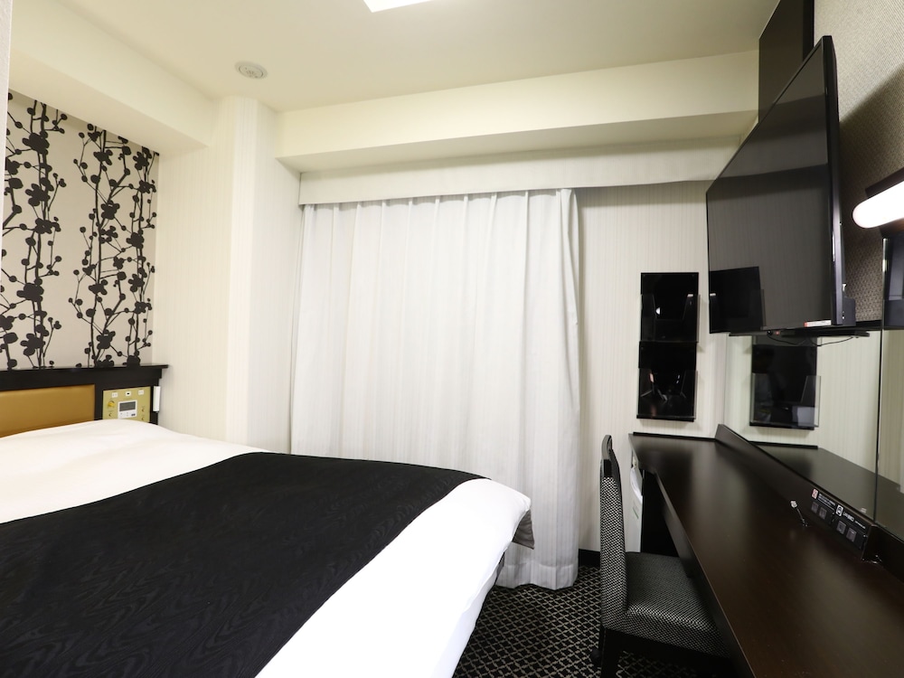 ROOM, DOUBLE BED
