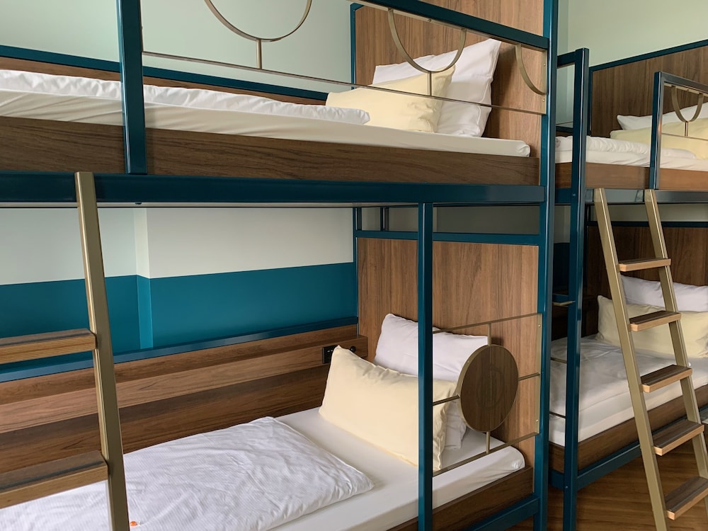 MIXED DORM, DELUXE, 6 BEDS, 3 BUNK BEDS