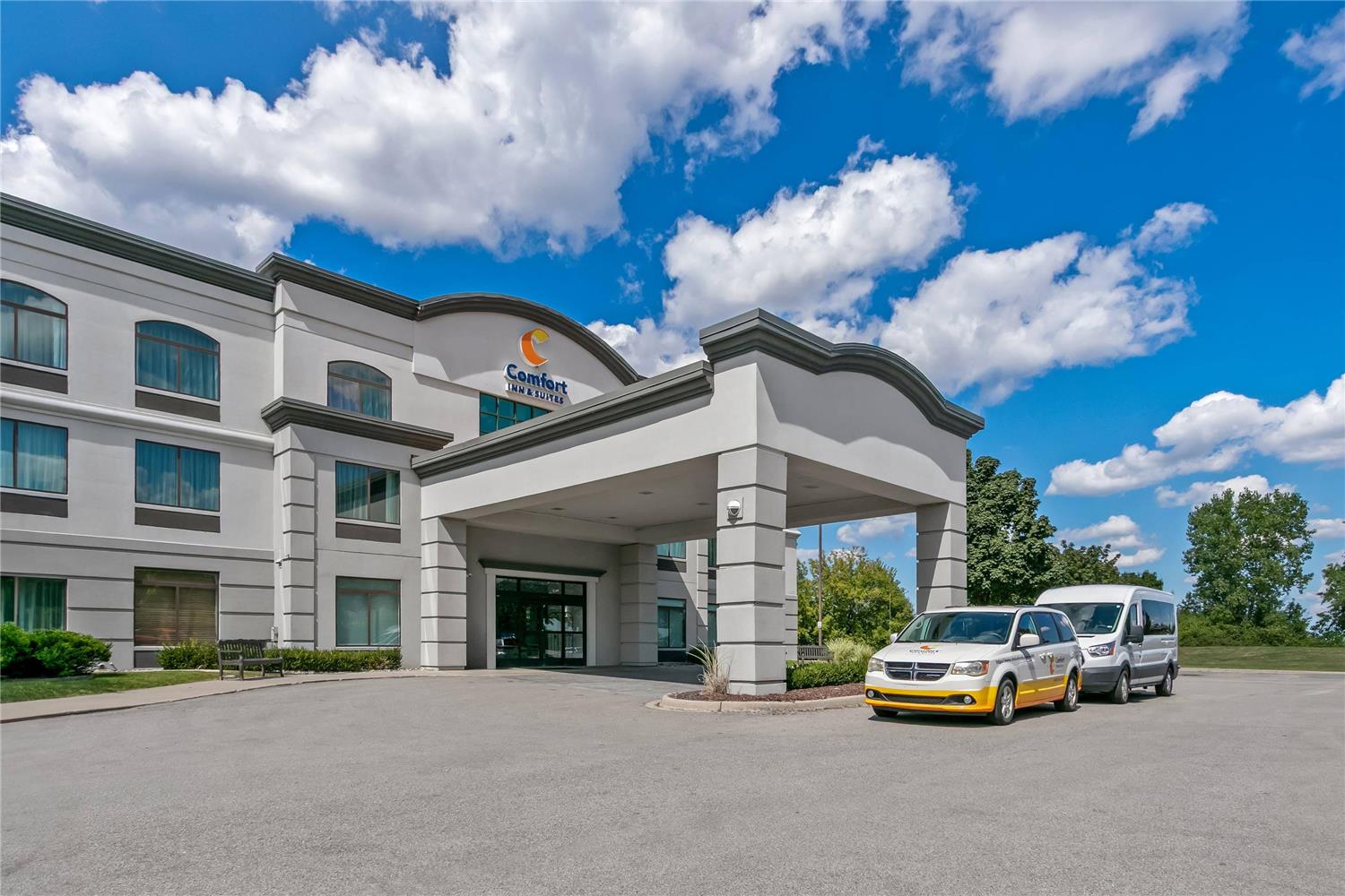 Comfort Inn & Suites Grand Blanc/Flint 24/25