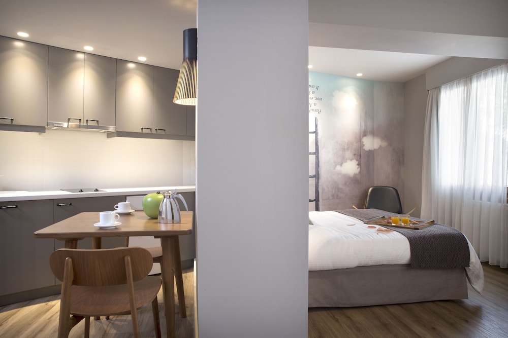 Apollon Library Suites 8/38