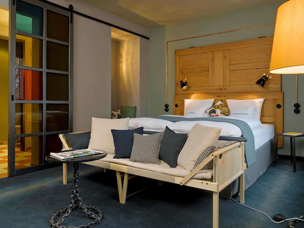 25Hours Hotel Altes Hafenamt 17/68