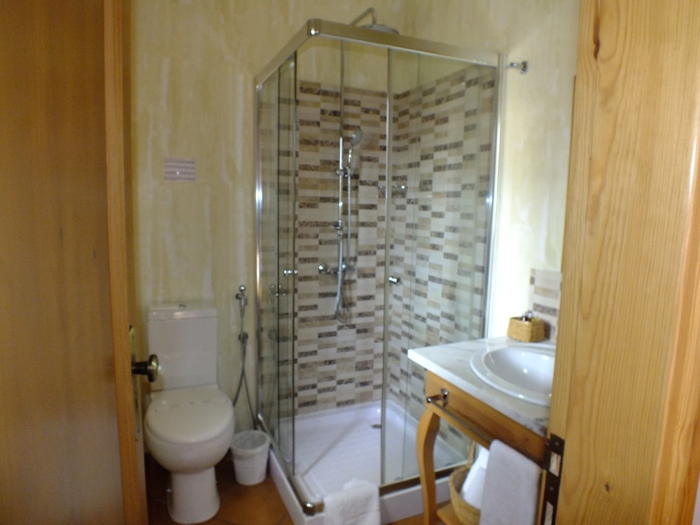 Kiras Boutique Hotel 70/71