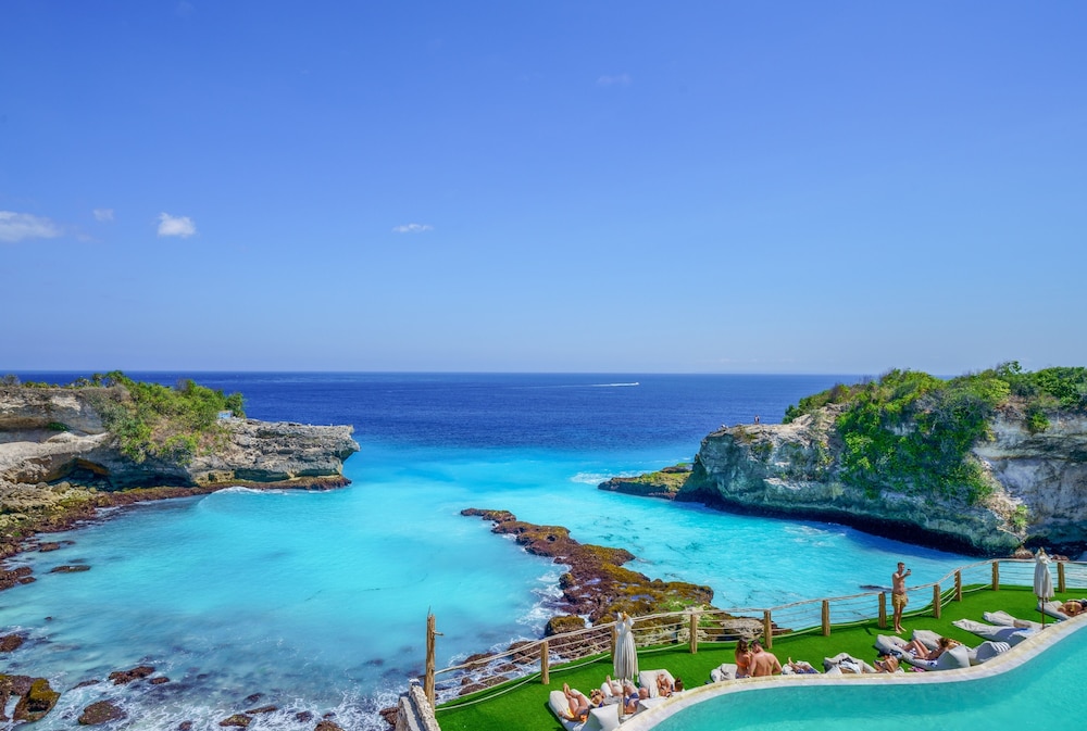 Blue Lagoon Avia Villas 40/50