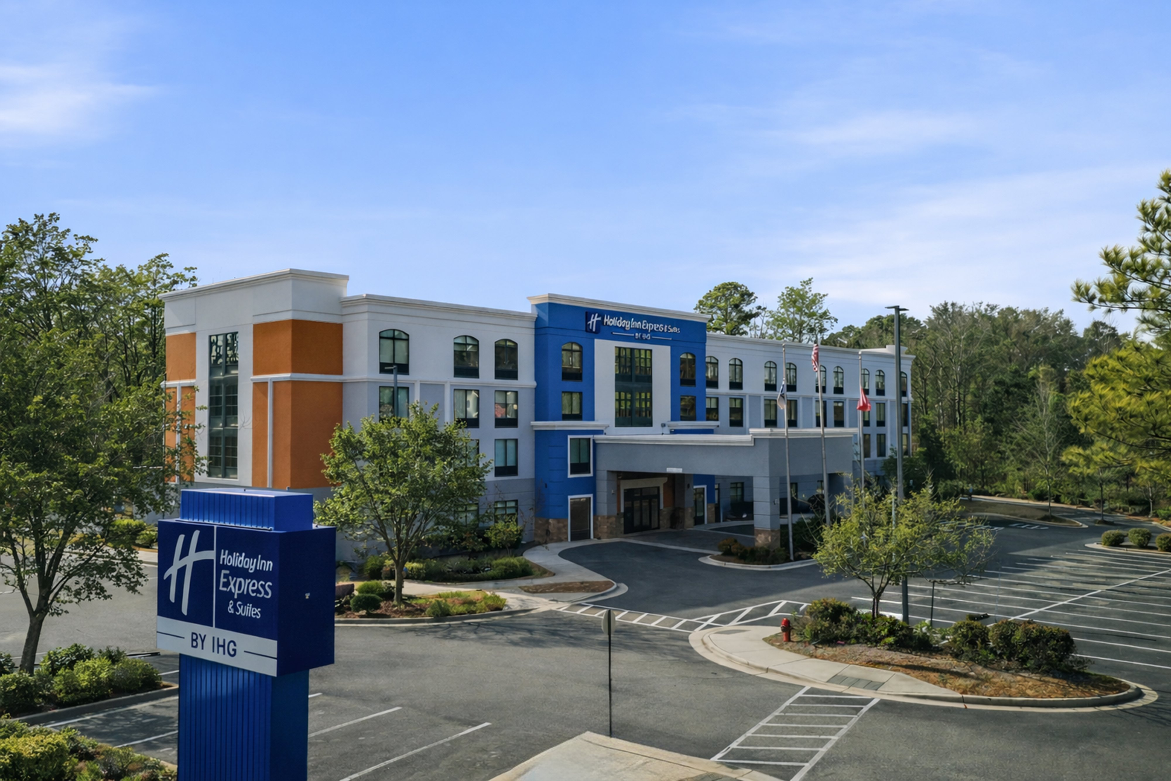 Holiday Inn Express & Suites Raleigh West - Lenovo Center 98/102