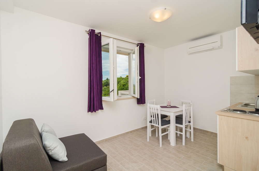 Apartments Villa Dadic 36/70