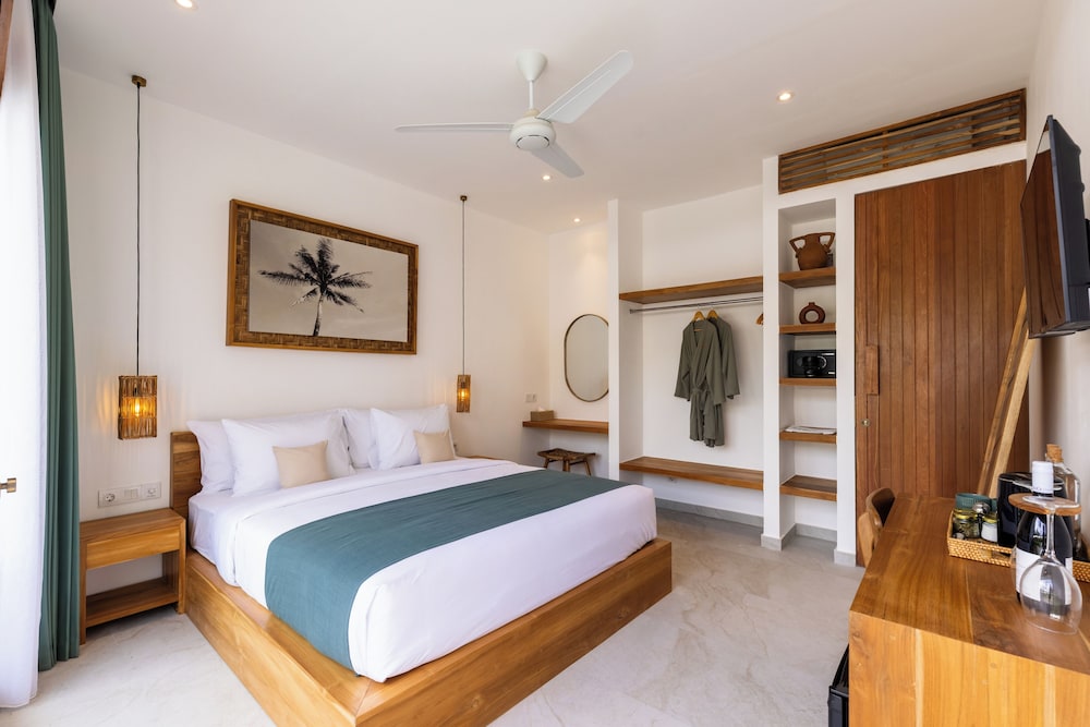 Collection, King Bed, Adult Only