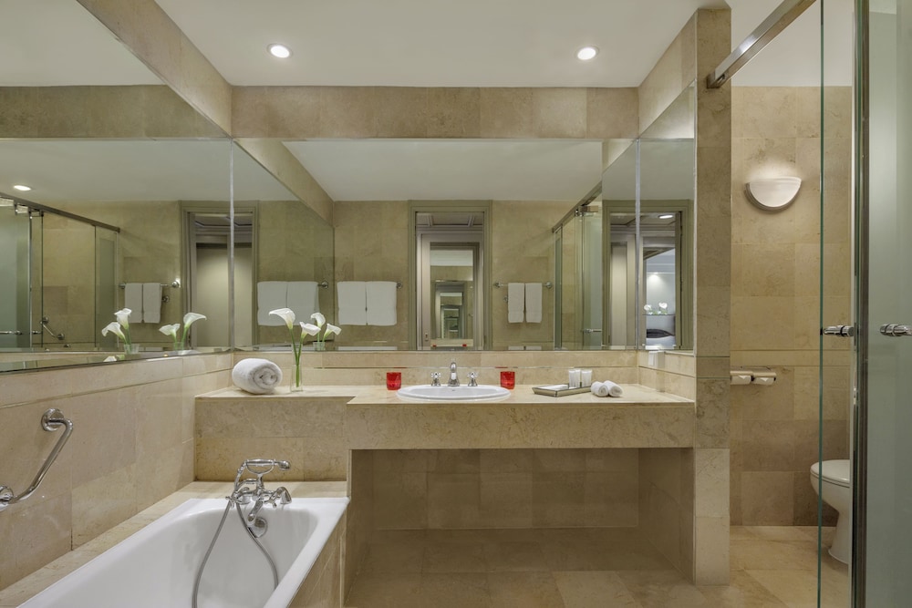 Gran Melia Jakarta 24/74
