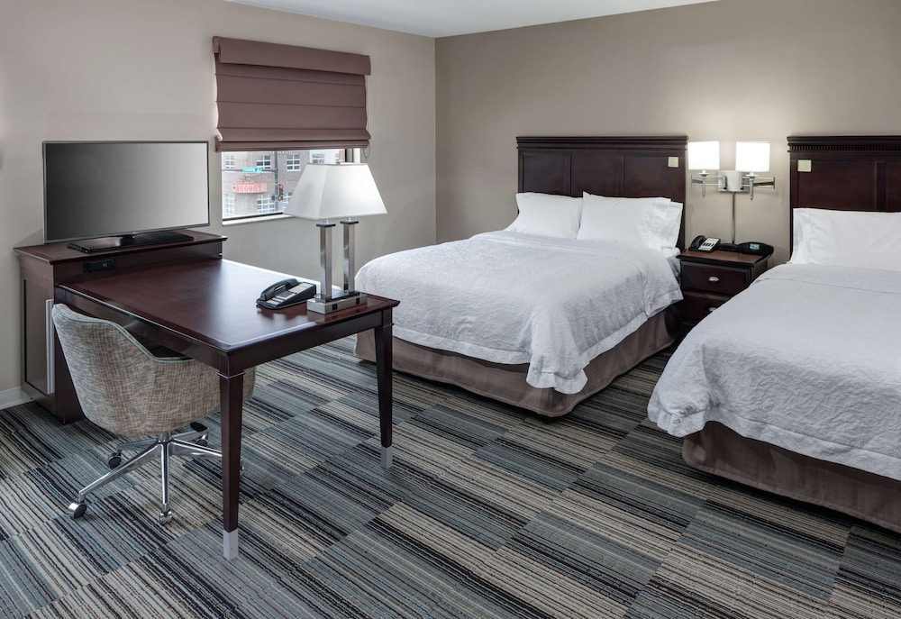 Hampton Inn Suites By Hilton Omaha Downtown 16/46