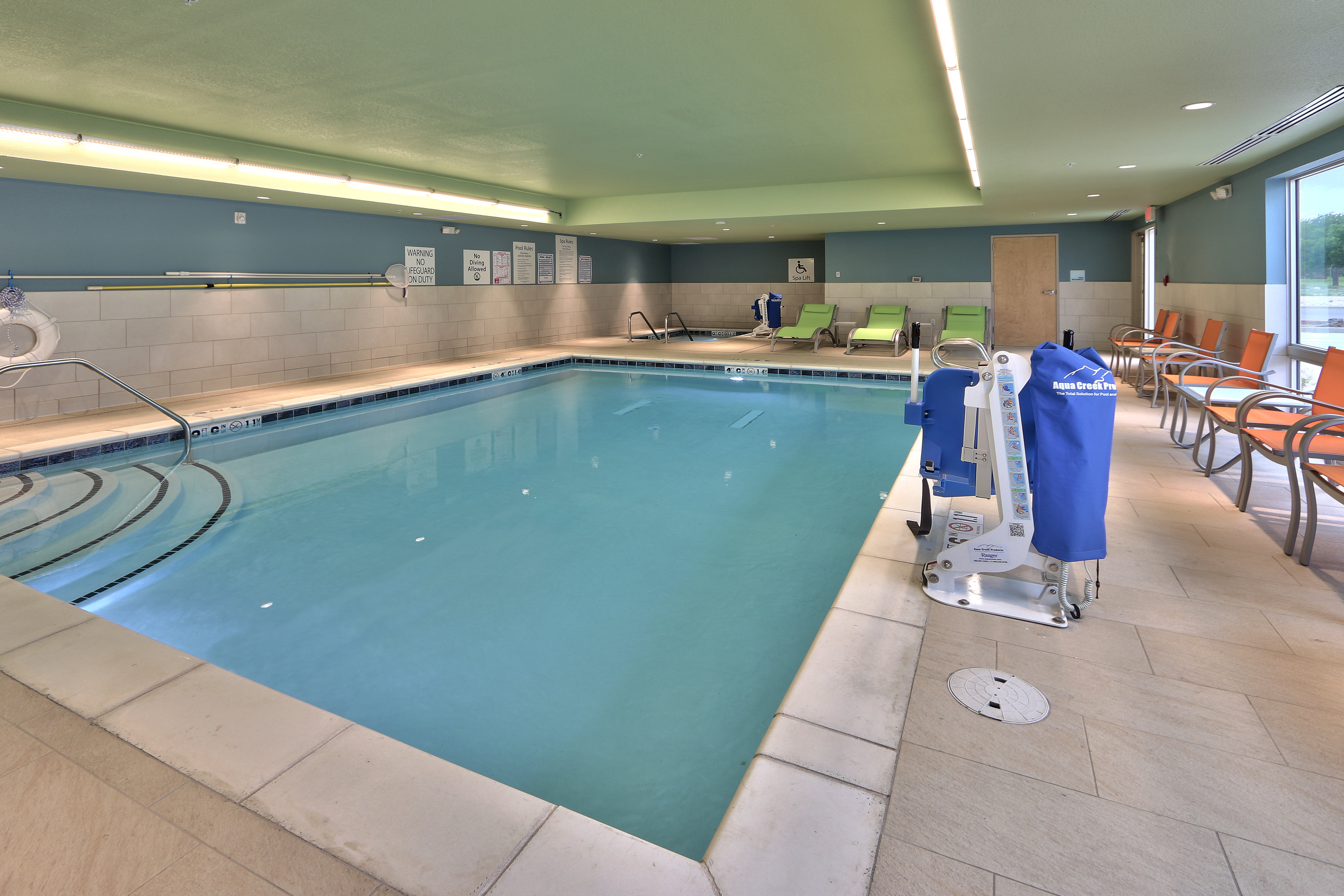 Holiday Inn Express & Suites Roswell 34/68