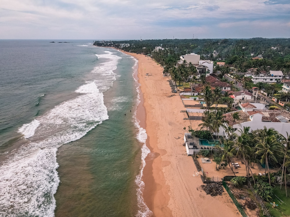 Suite Lanka 47/50