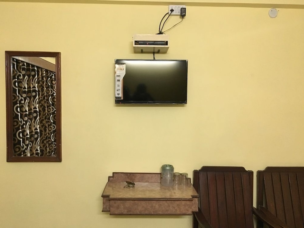Hotel Bhavani Lodge 21/23