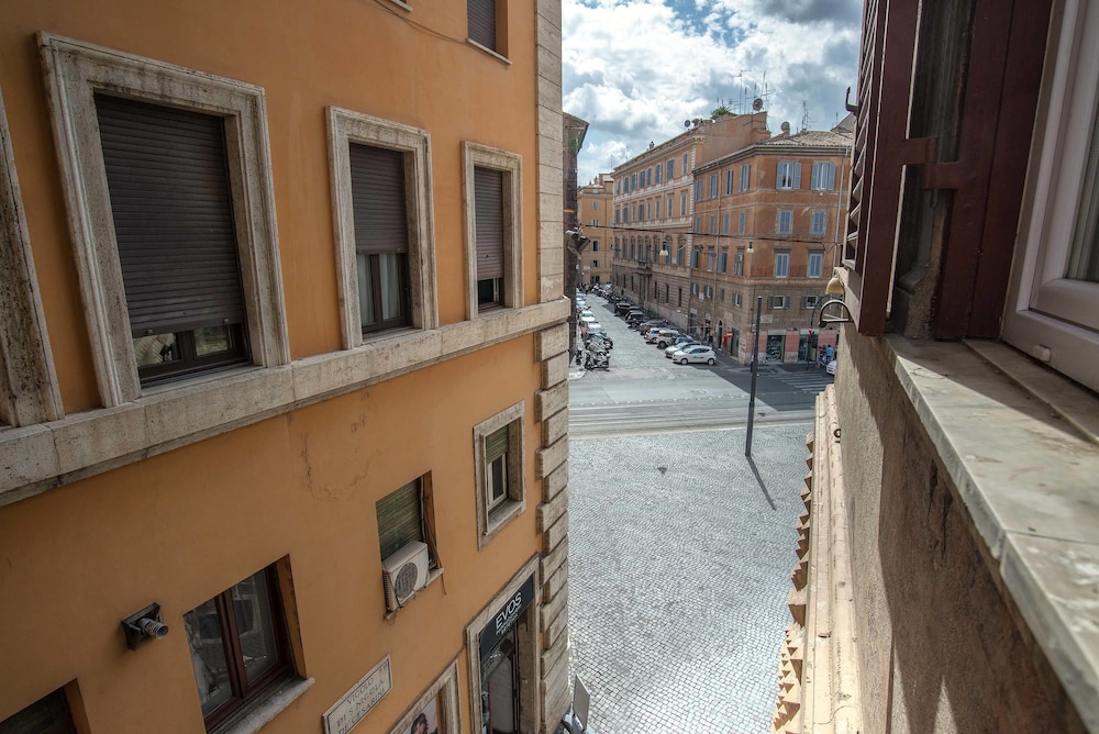 Pantheon Caesar Relais 8/72