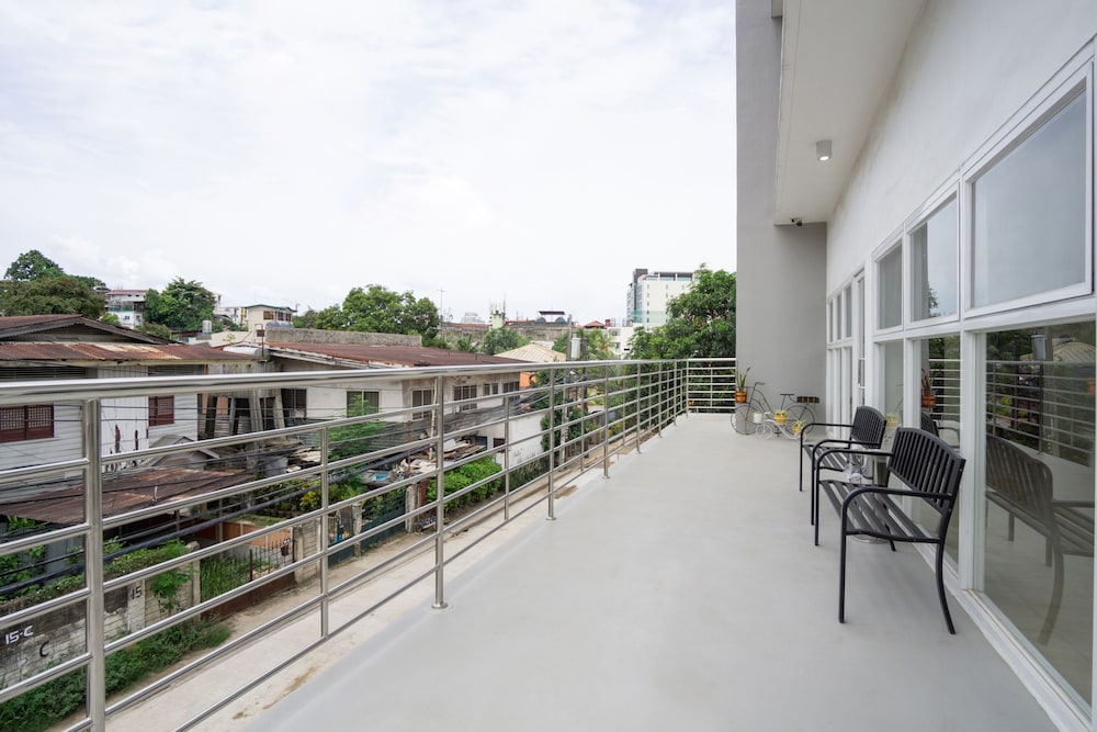 18 Suites Cebu 8/38