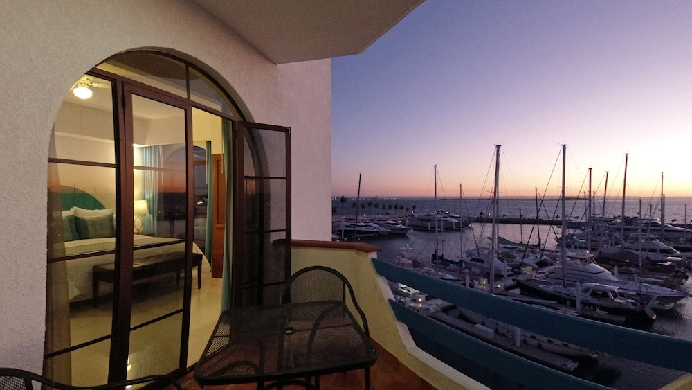 The Westmarine Waterfront Hotel 31/61