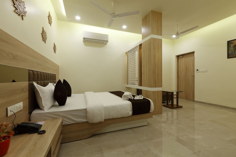 PREMIUM, KING BED