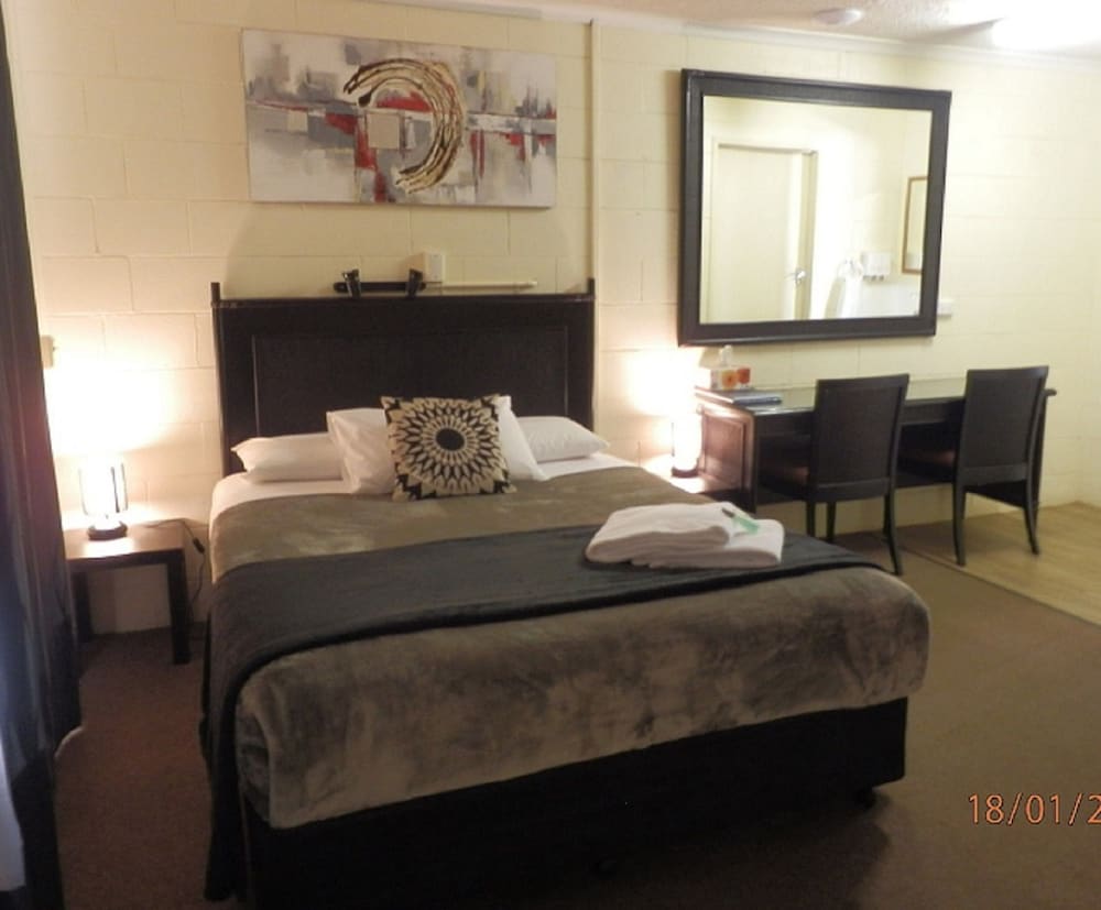 Flying Spur Motel 12/30