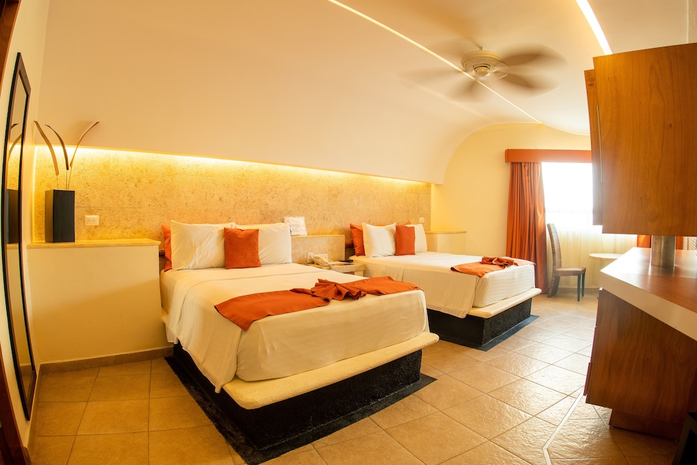 Artisan Family Hotels & Resort Collection Playa Esmeralda 29/79
