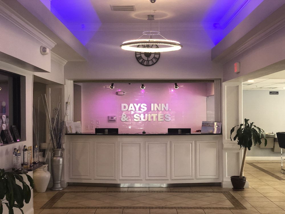 Days Inn & Suites by Wyndham Lakeland 3/85