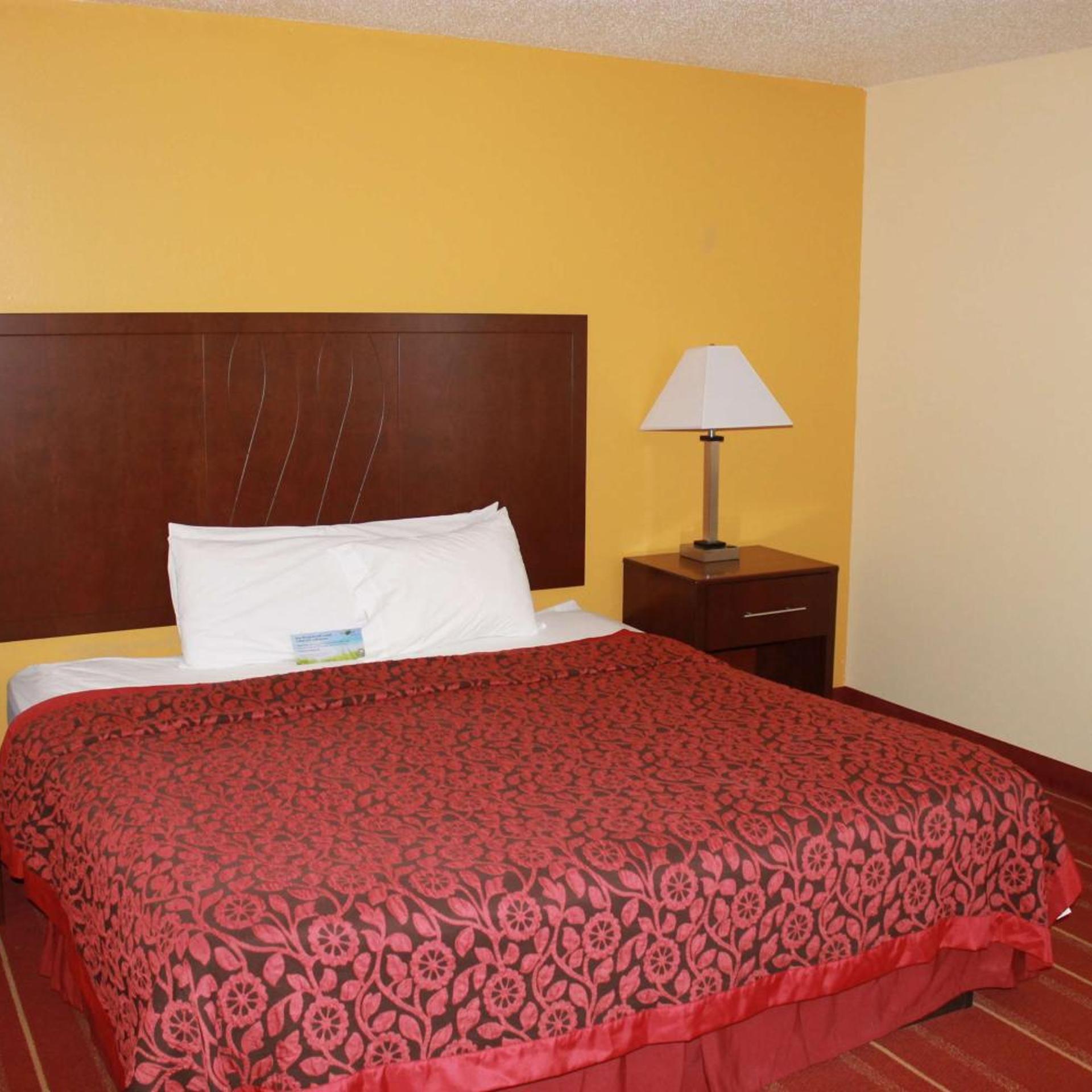Days Inn by Wyndham Walcott Davenport 32/58