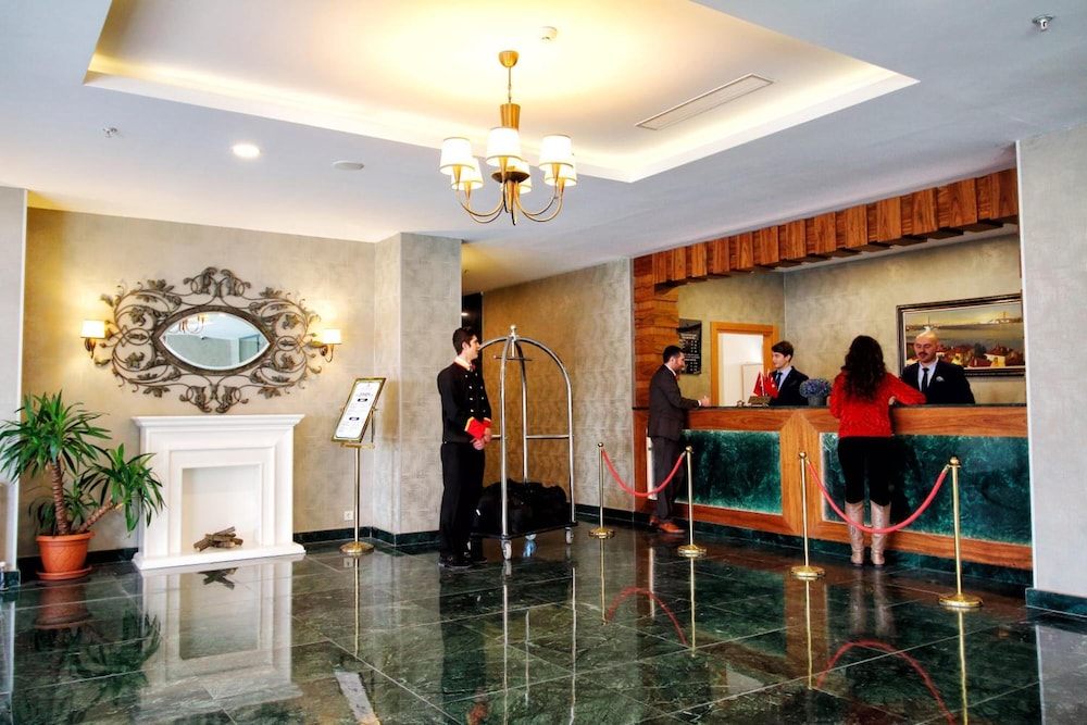 Sarissa Hotel 4/38