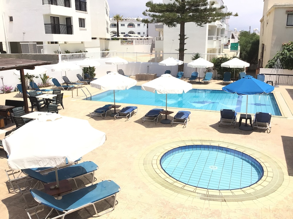 Florea Hotel Apts 44/49