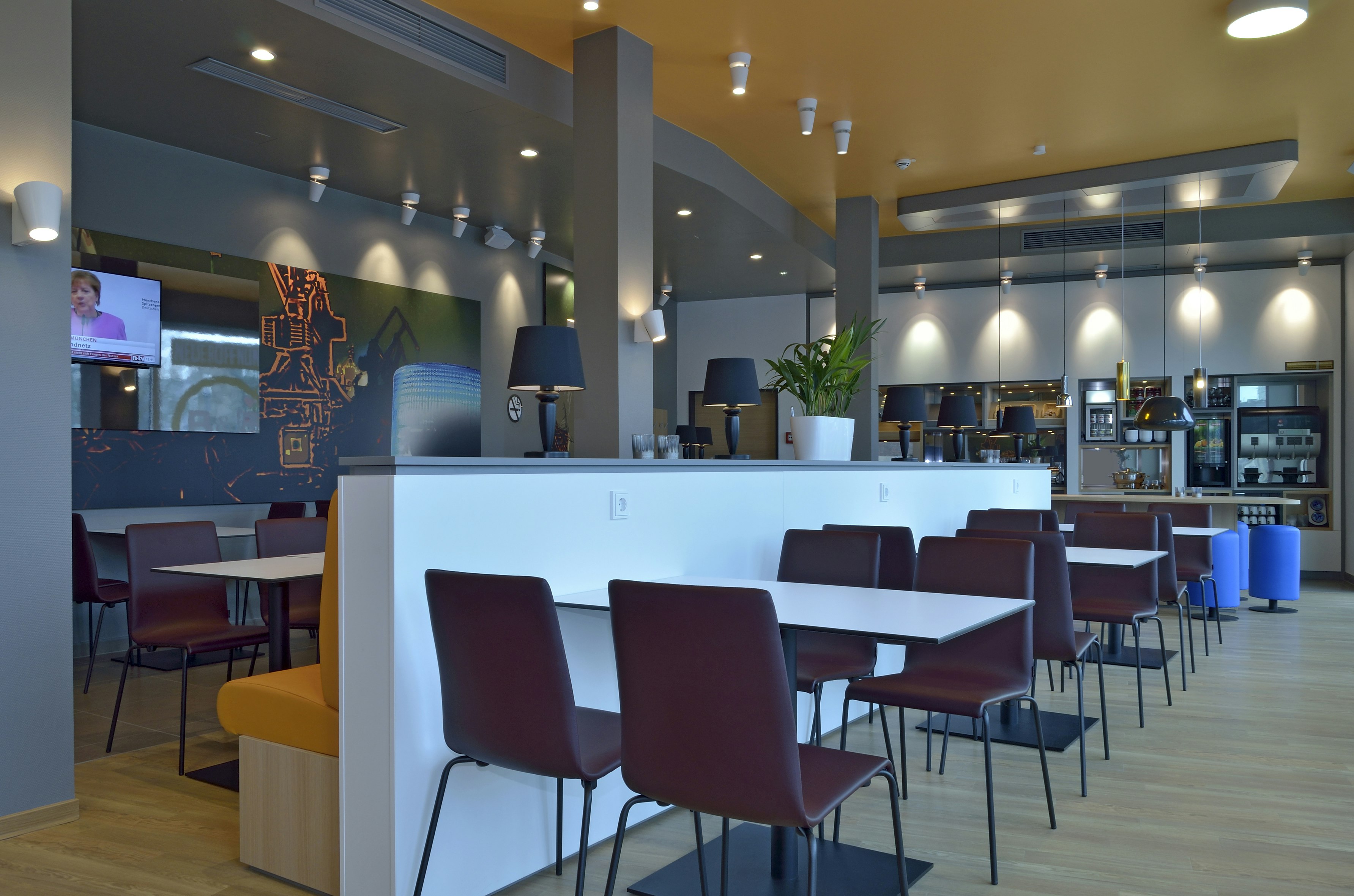 B&B HOTEL Duisburg Hbf Sud 16/25