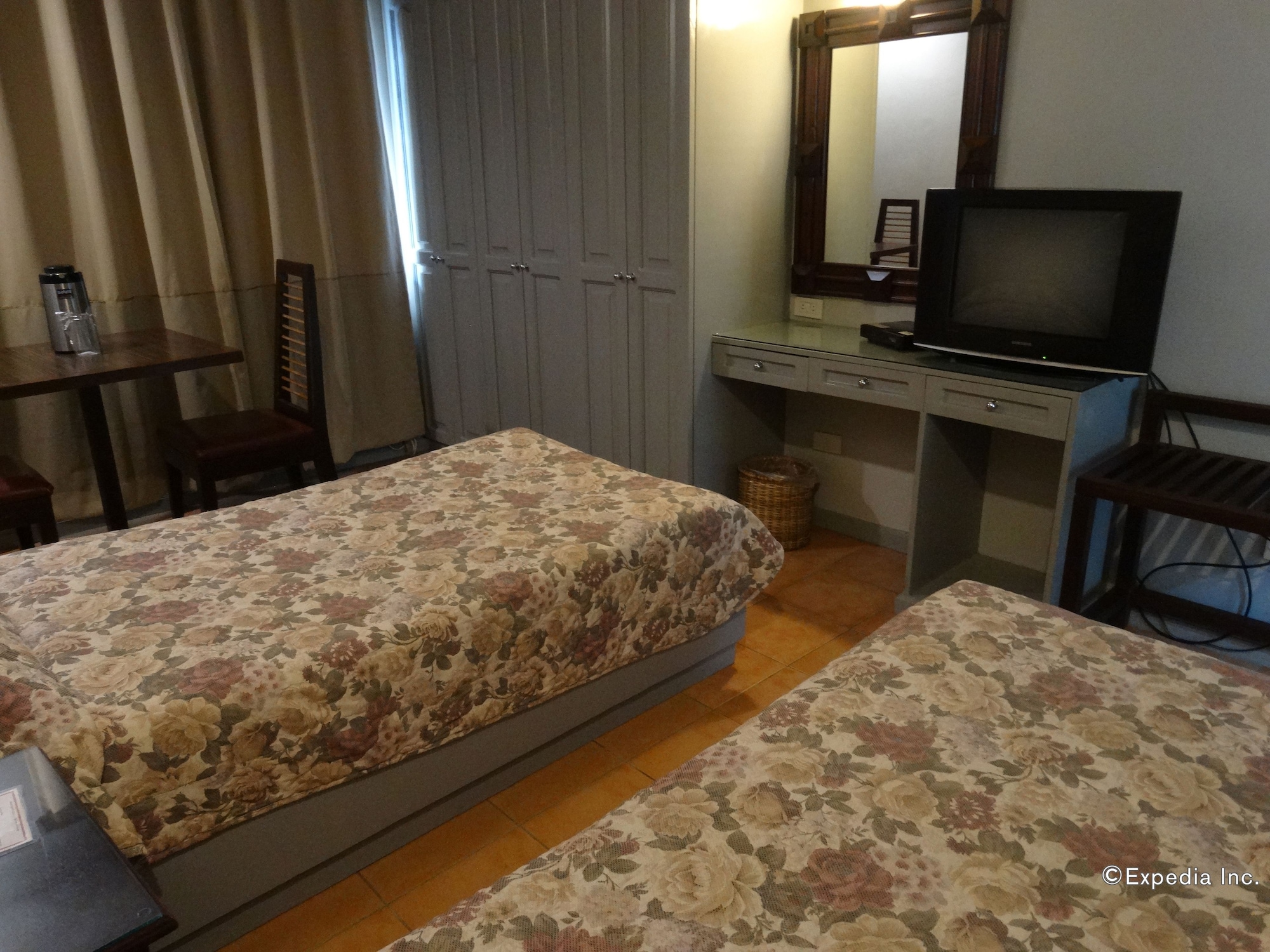 SUPERIOR, TWIN BEDS