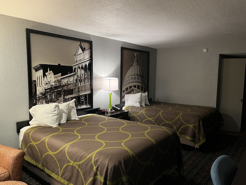 Super 8 by Wyndham Meridian 11/25