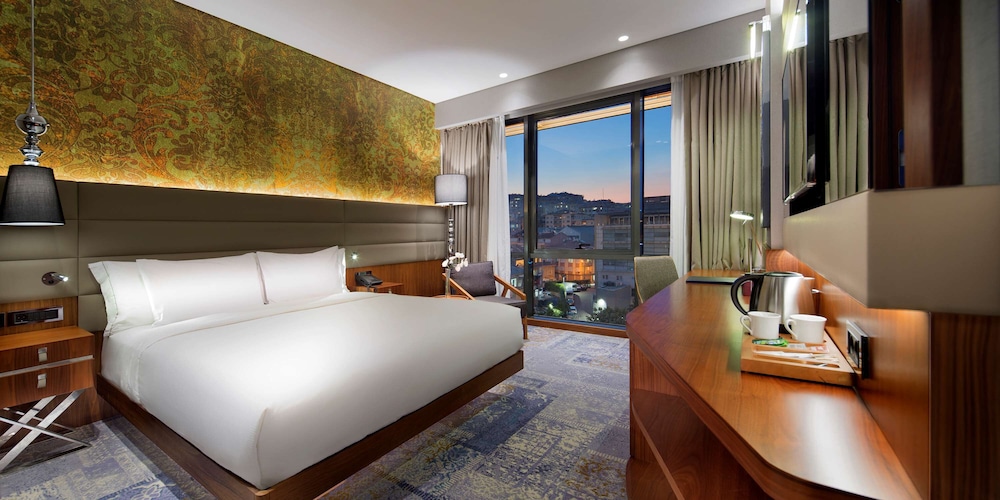 Doubletree By Hilton Istanbul Piyalepasa 23/82