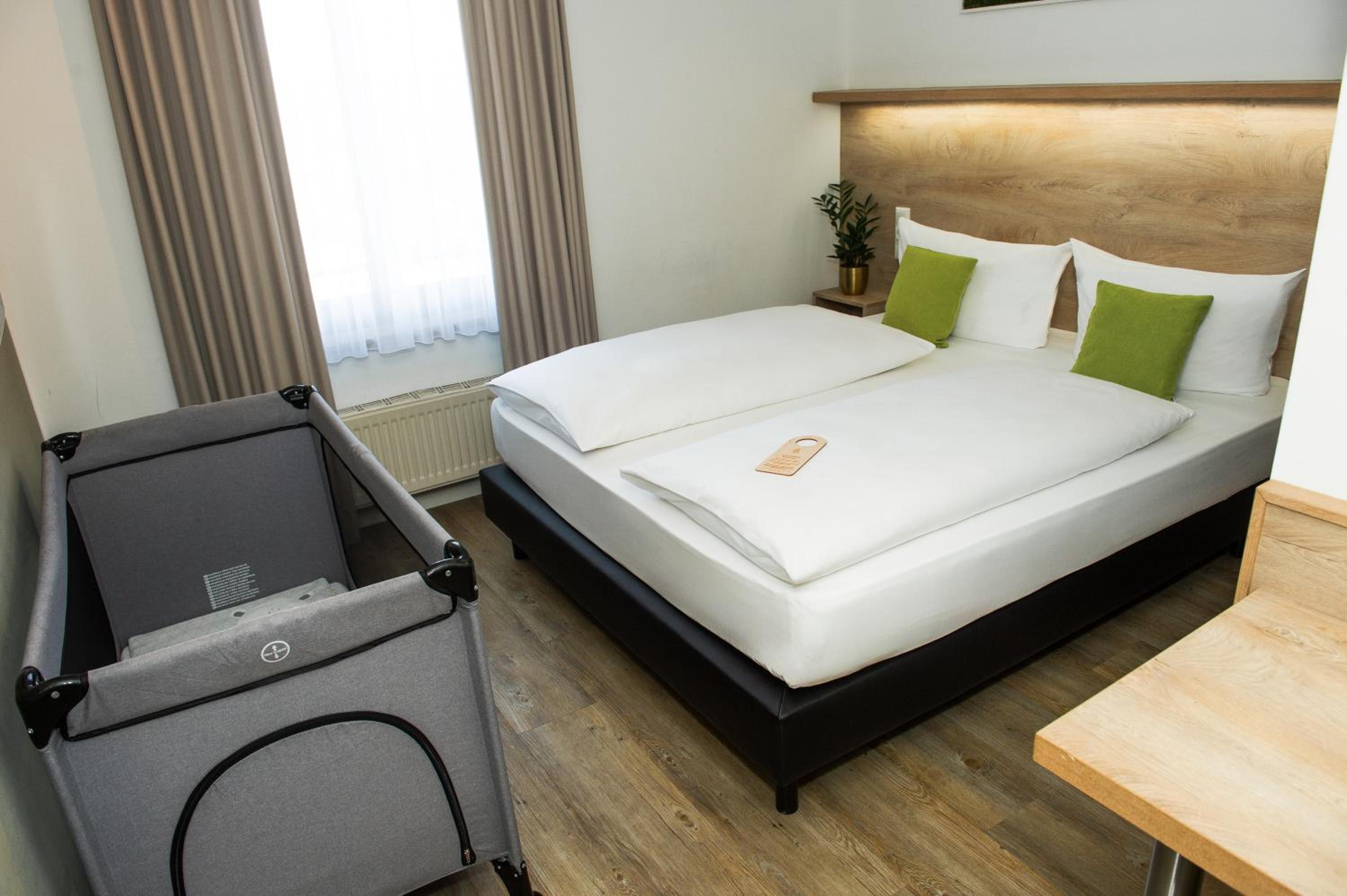 غرفة بسرير مزدوج، GOLDEN LEAF PERLACH ALLEE HOF 7/10