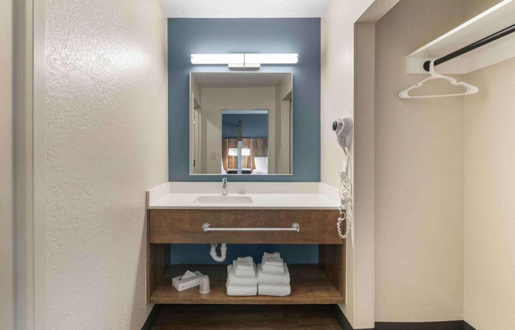 Superior, Extended Stay America Miami Airport Doral 25th St 5/6