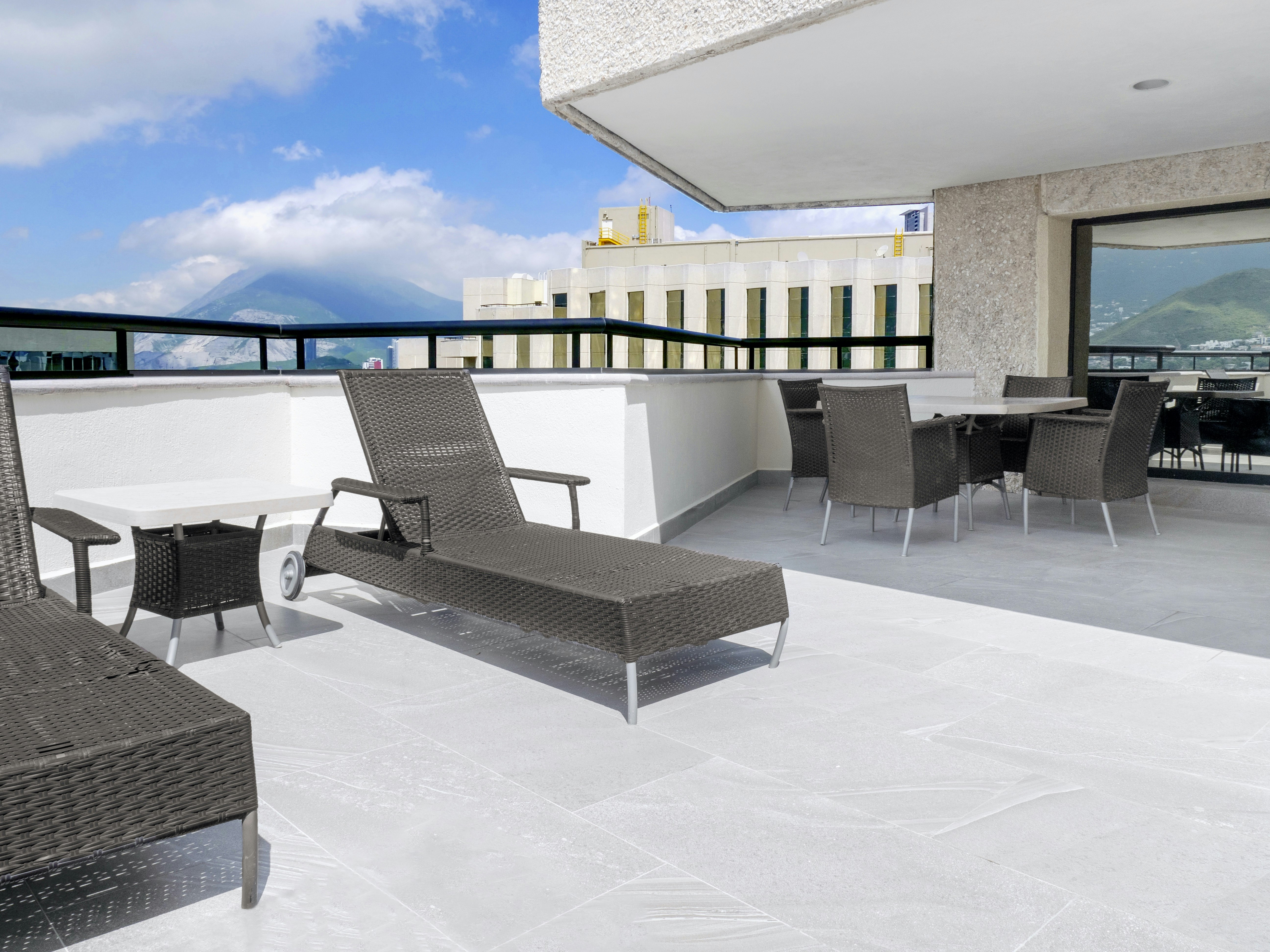 MS Milenium Monterrey Curio Collection by Hilton 74/77