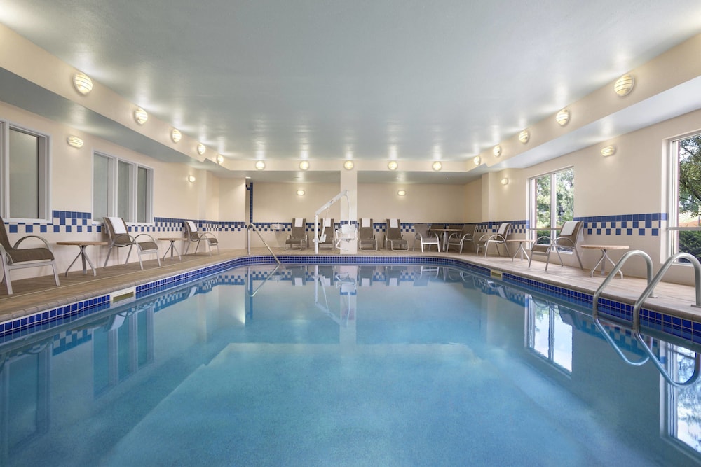 Fairfield Inn Suites Minneapolis St Paul Airport in MENDOTA HEIGHTS - MN