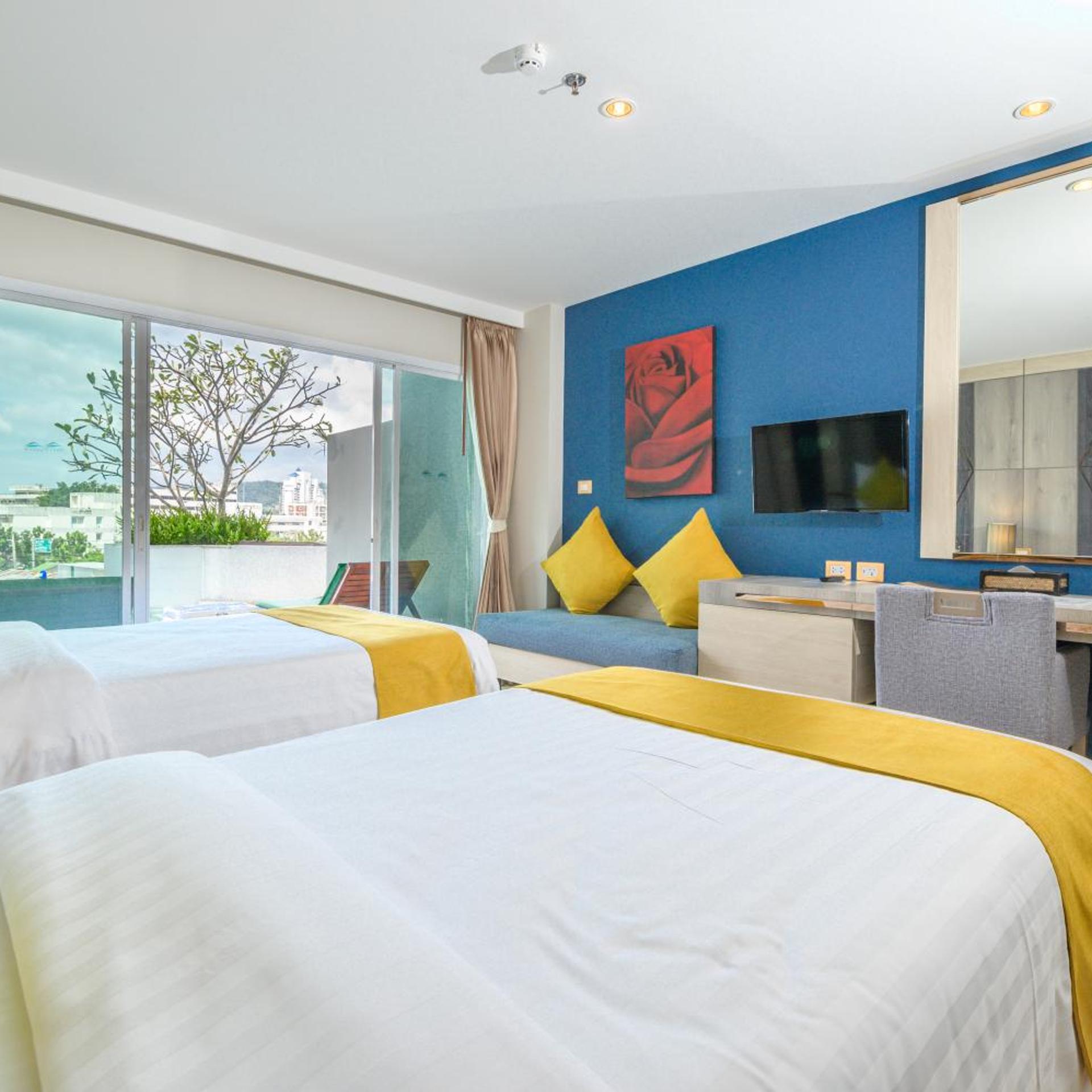 Deluxe, Double or Twin Bed, Pool Access
