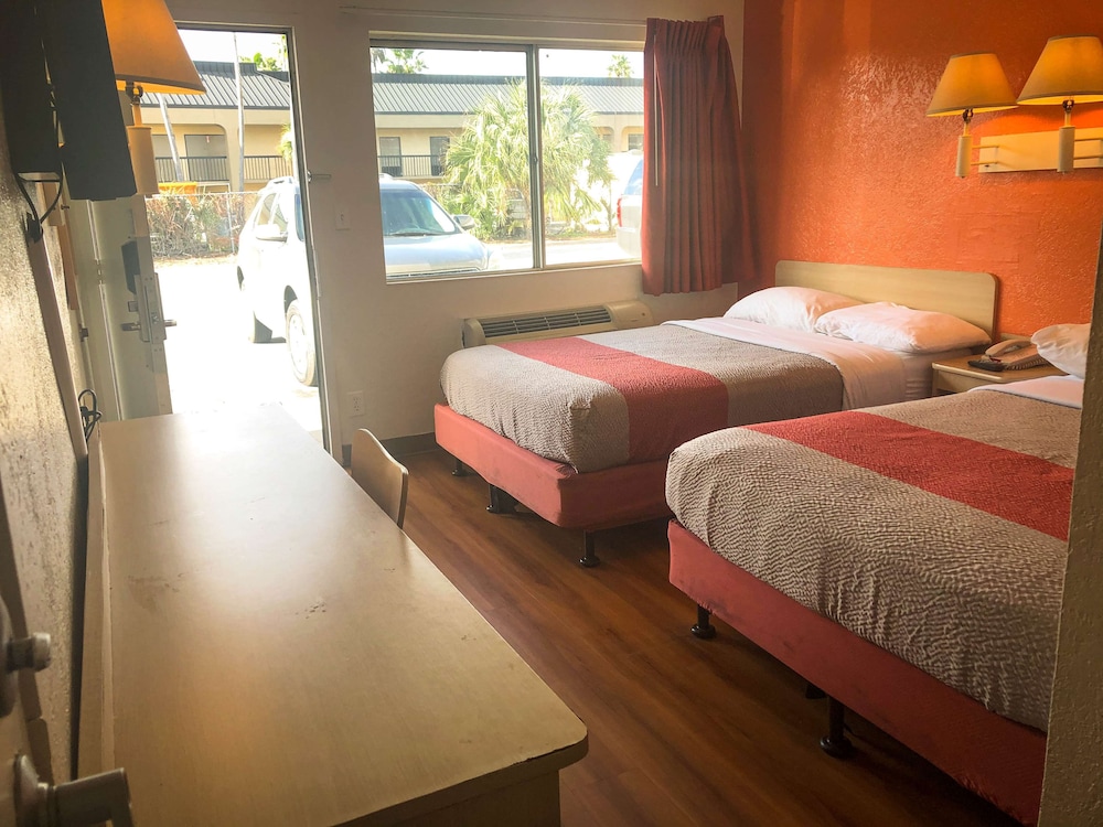 Motel6 Jacksonville, FL - Orange Park 27/60