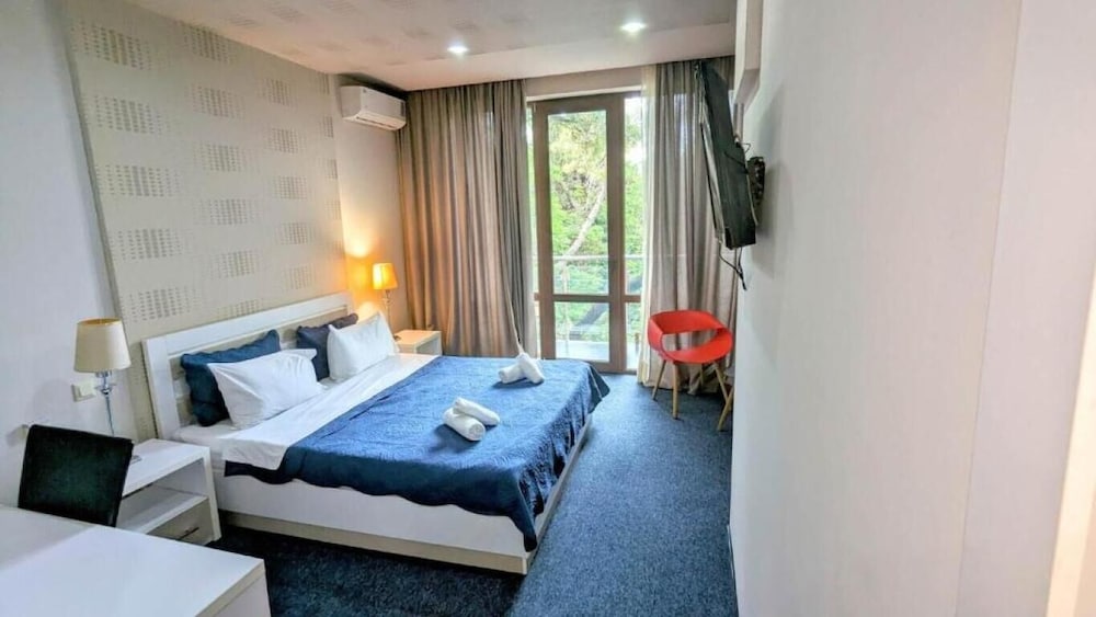 Sani Hotel 8/41