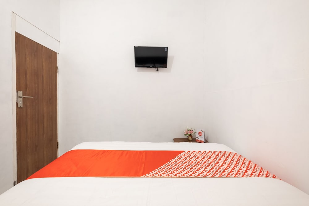Oyo 2394 Hotel Brosta 10/26
