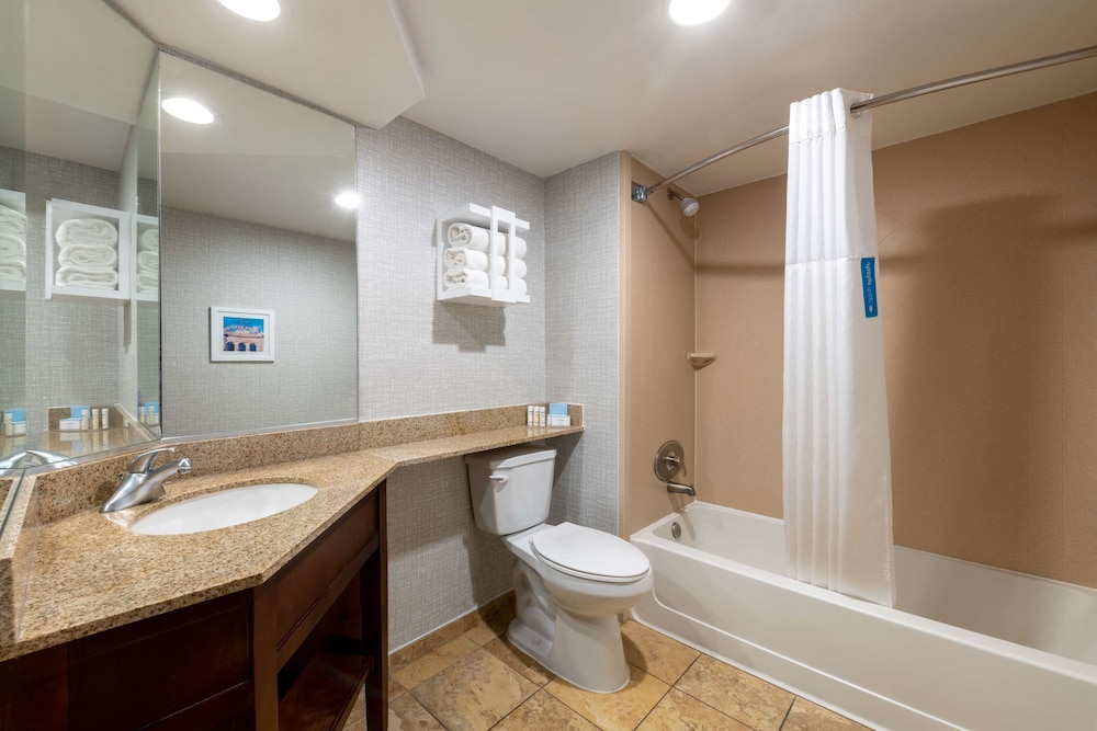 Hampton Inn Denver-International Airport 9/37