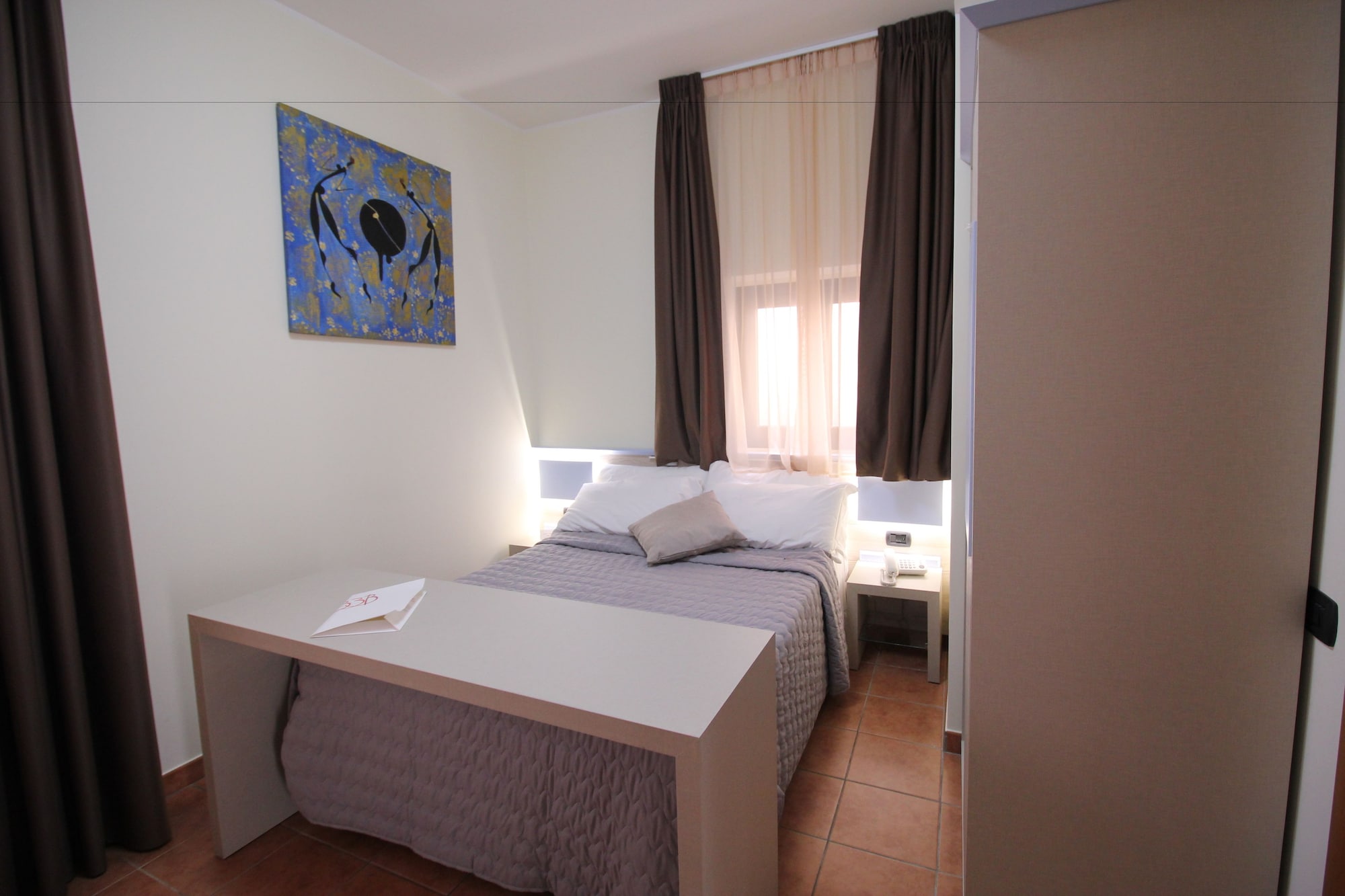 ECONOMY, DOUBLE BED